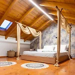 Eagle's Nest Apartment