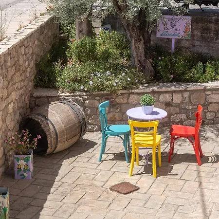 Eagle's Nest * Aigio