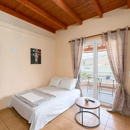 Eagle's Nest Apartment Aigio
