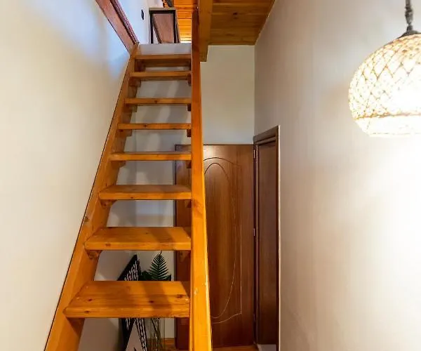 Eagle's Nest * Aigio